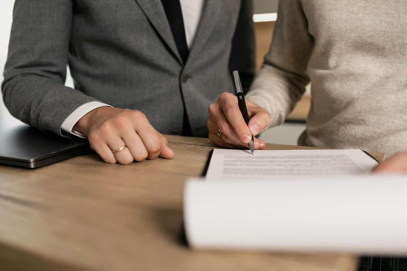 Compromis ou promesse de vente : quelle différence et lequel choisir ?