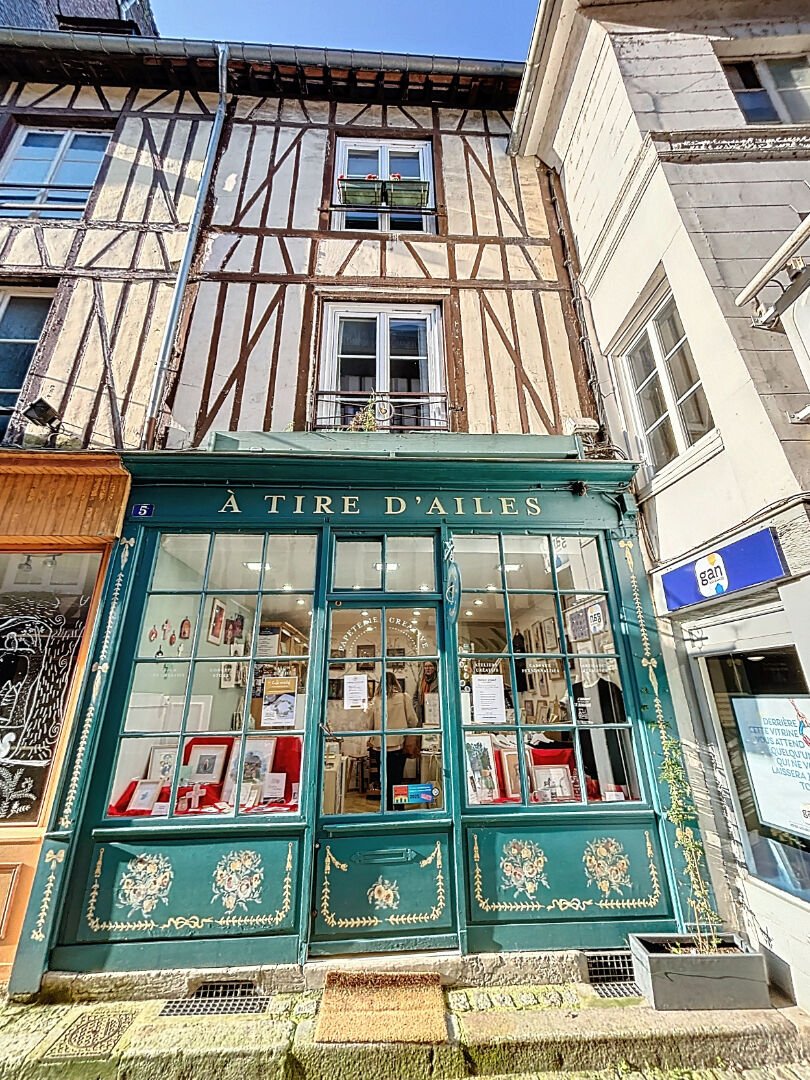 Local commercial de 43 m² en plein centre-ville — Pont-Audemer — photo 1