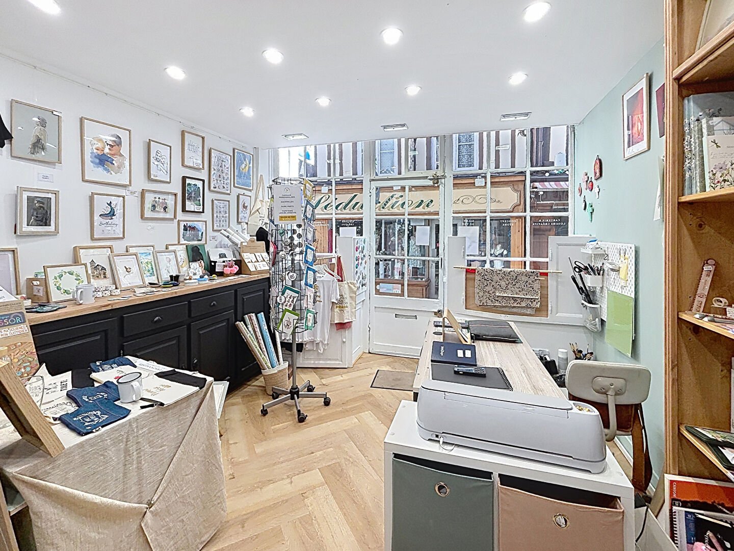 Local commercial de 43 m² en plein centre-ville — Pont-Audemer — photo 2